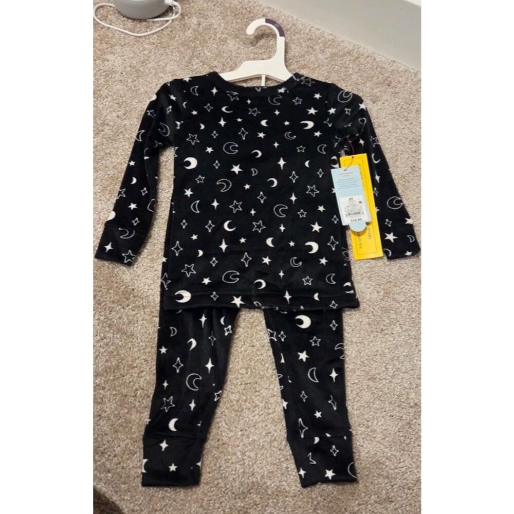 Cat & jack 2T stars & moon 2 piece pajama set